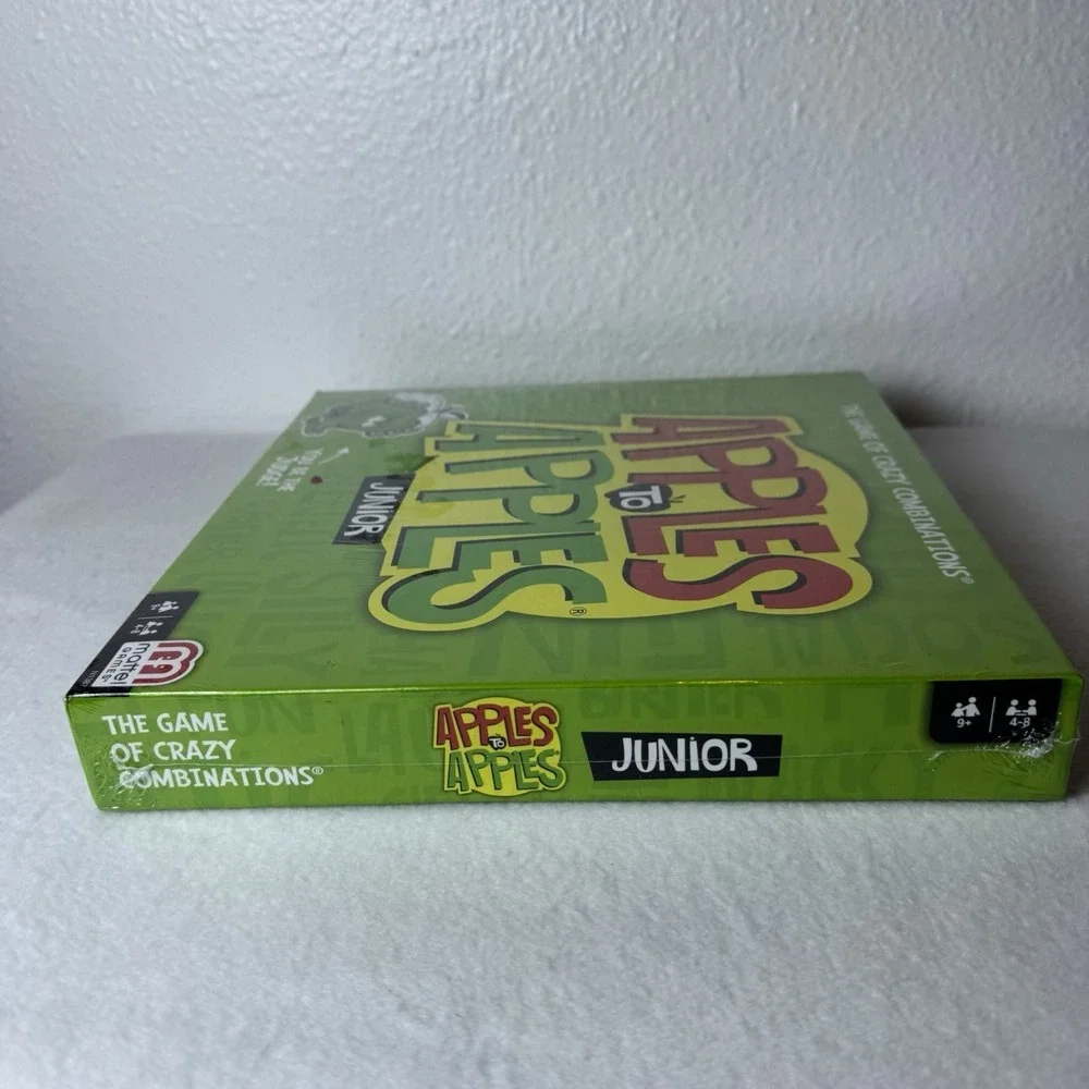 Mattel Apples to Apples Junior The Game of Crazy Comparisons Card Game Kids